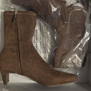 Elegant Brown Suede Ankle Boots